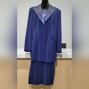 G.M.I 3 piece Suite